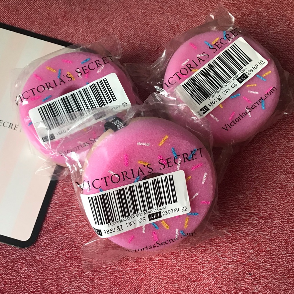 Victoria’s Secret PINK Donut Sponge Loofah Donut NEW - Picture 2 of 3